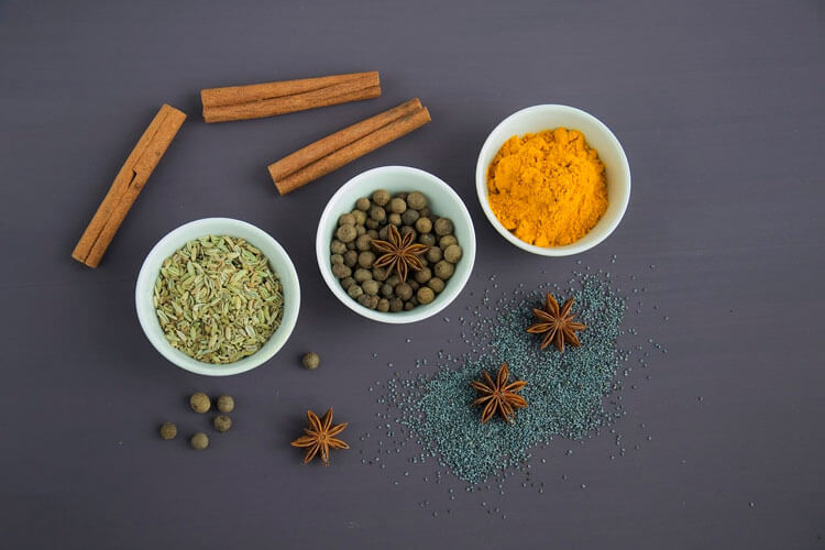 diferentes especies para condimentar la comida para aumentar de peso
